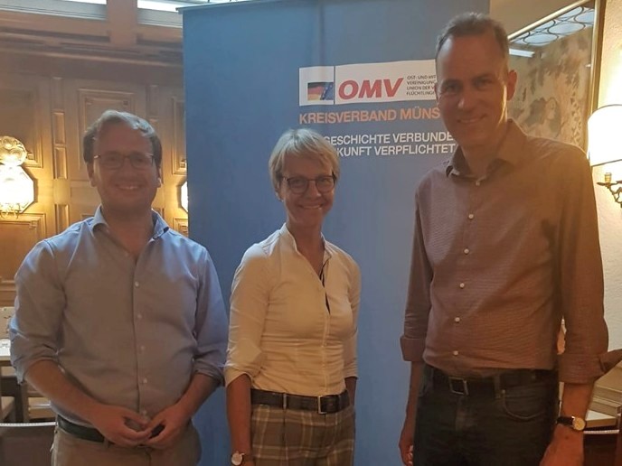 JU-Vorsitzender Dietrich Aden, Regierungsprsidentin Dorothee Feller, OMV-Vorsitzender Stefan Leschniok (von links nach rechts)